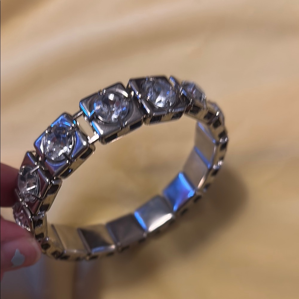 Elegant Silver Bracelet with Crystal Accents
